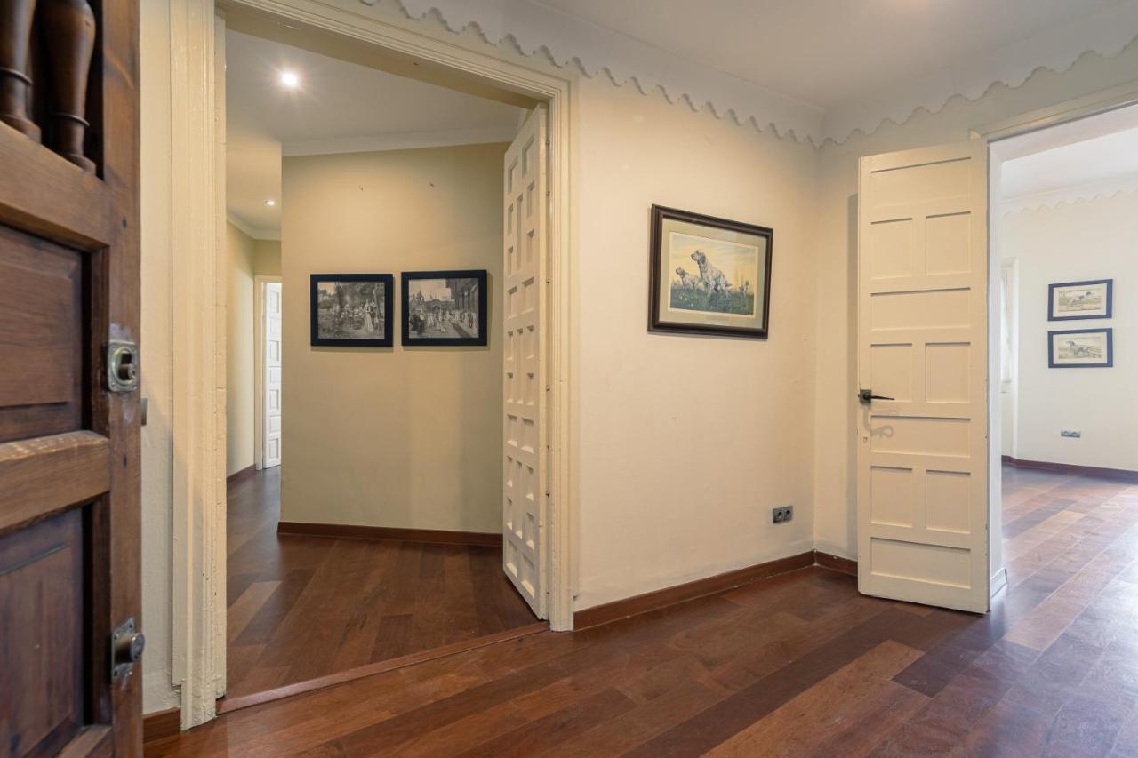 Appartement Aoa Plaza Santa Marta à Séville Extérieur photo