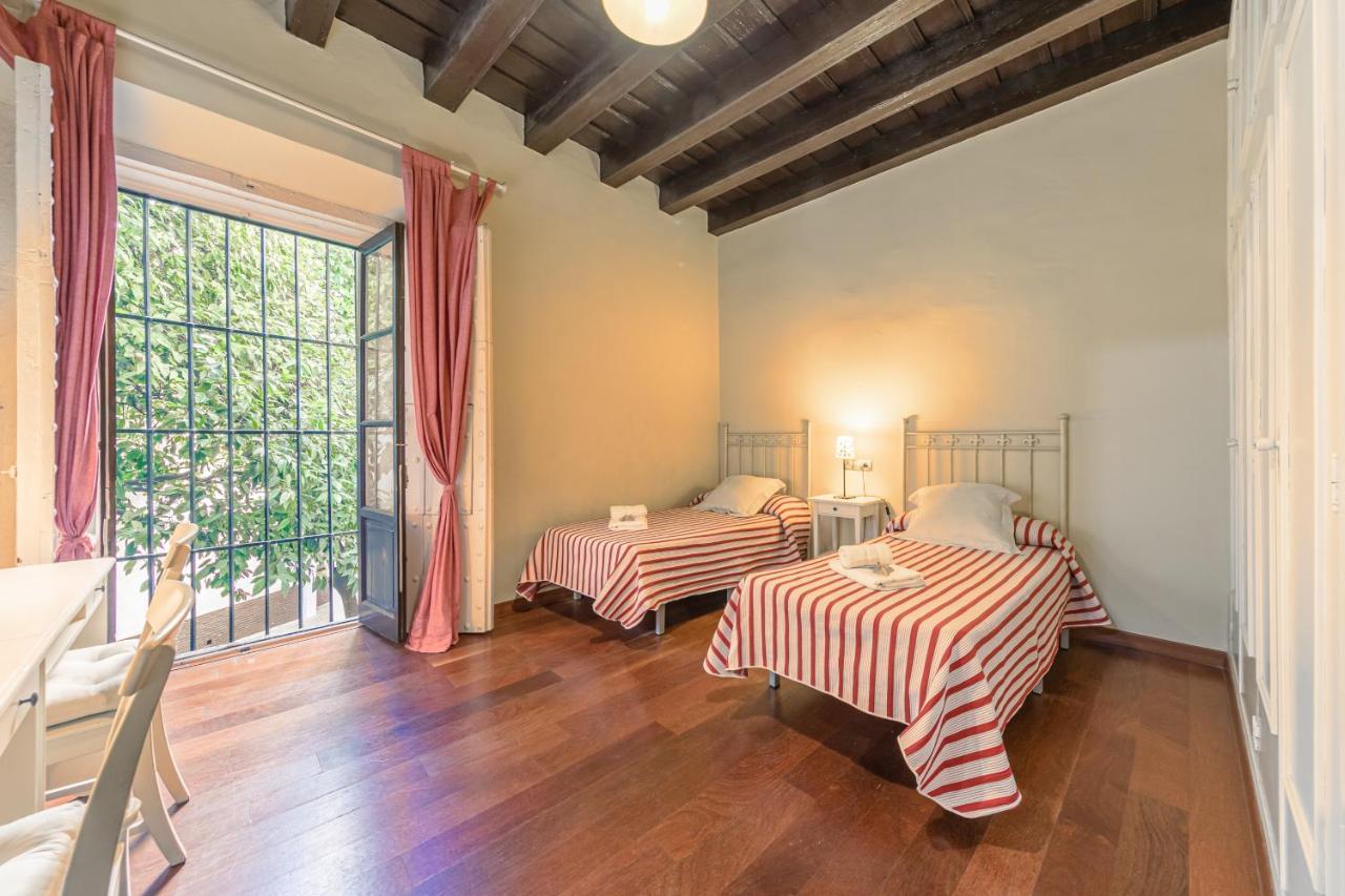 Appartement Aoa Plaza Santa Marta à Séville Extérieur photo